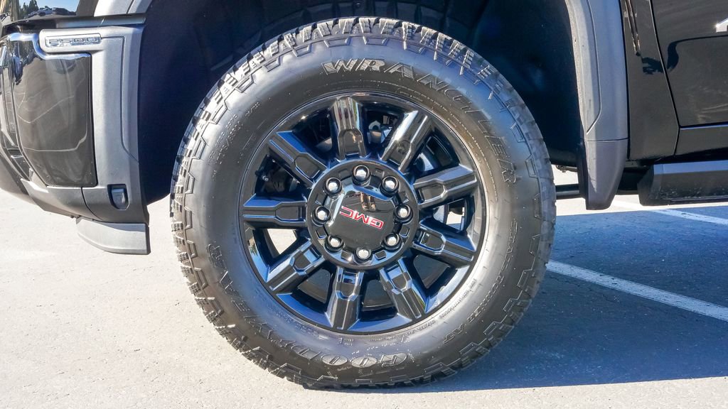 New 2026 GMC Sierra 2500 AT4 w/ AT4 Premium Plus Package image 9