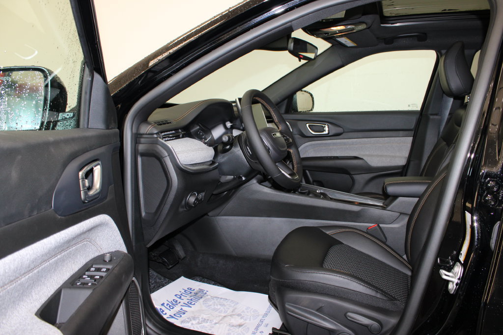 New 2026 Jeep Compass Latitude AWD/4WD image 3