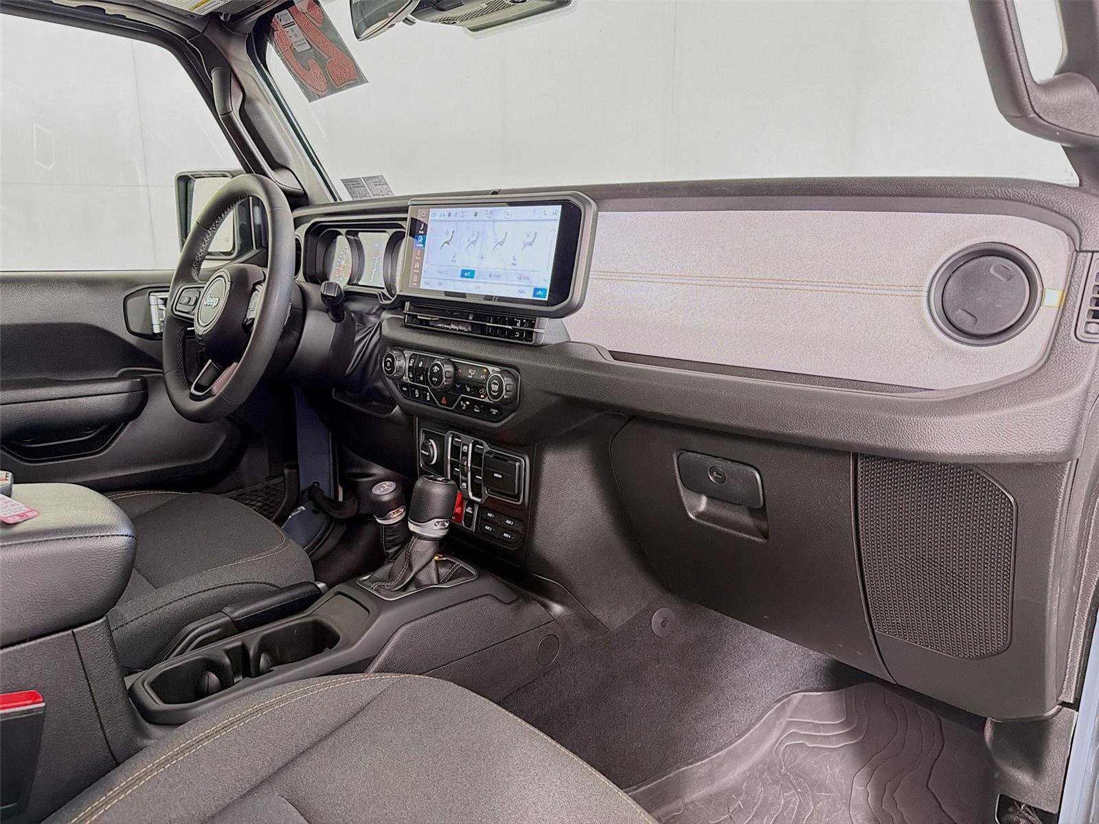 Used 2025 Jeep Gladiator Sport AWD/4WD image 31