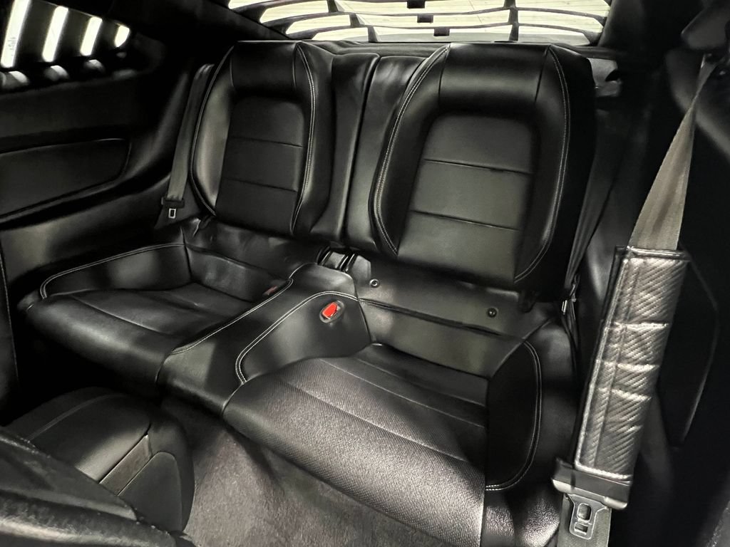 Used 2022 Ford Mustang Premium RWD image 31
