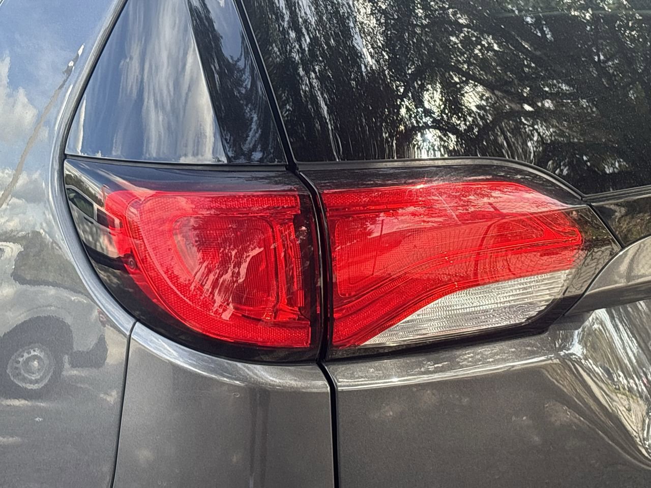 Used 2021 Chrysler Voyager LX image 7