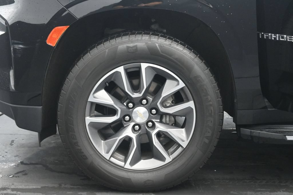 Used 2022 Chevrolet Tahoe LT w/ Luxury Package AWD/4WD image 32