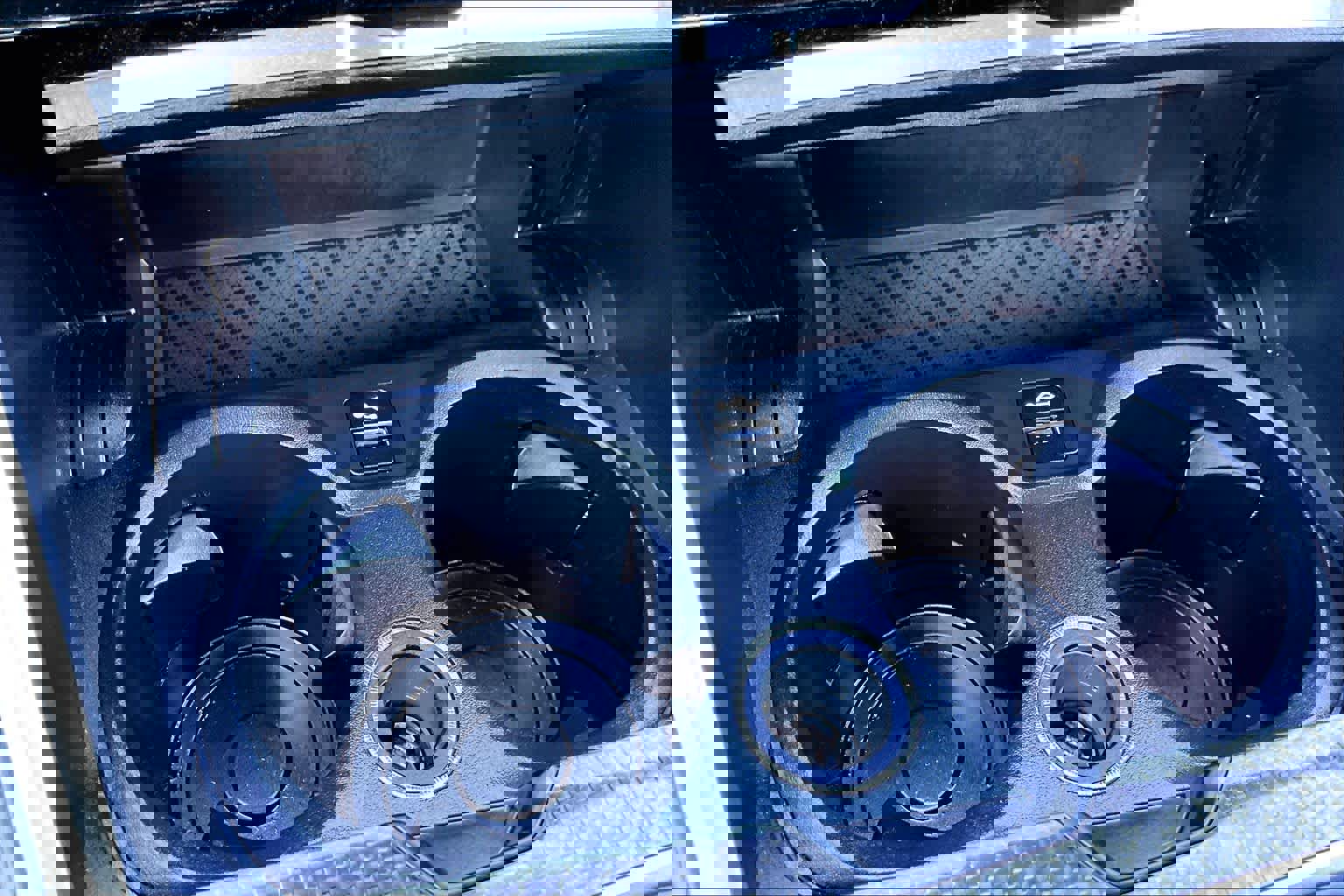 Used 2024 BMW M4 Coupe w/ Executive Package image 35