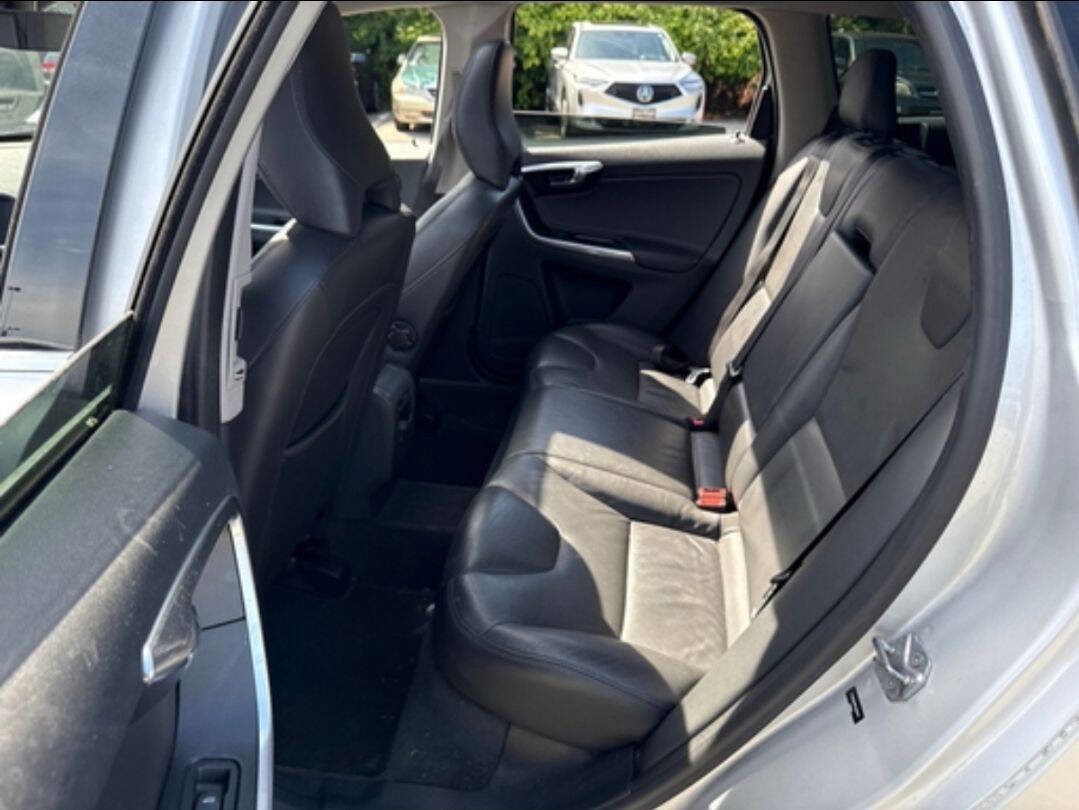 Used 2015 Volvo XC60 T5 image 5