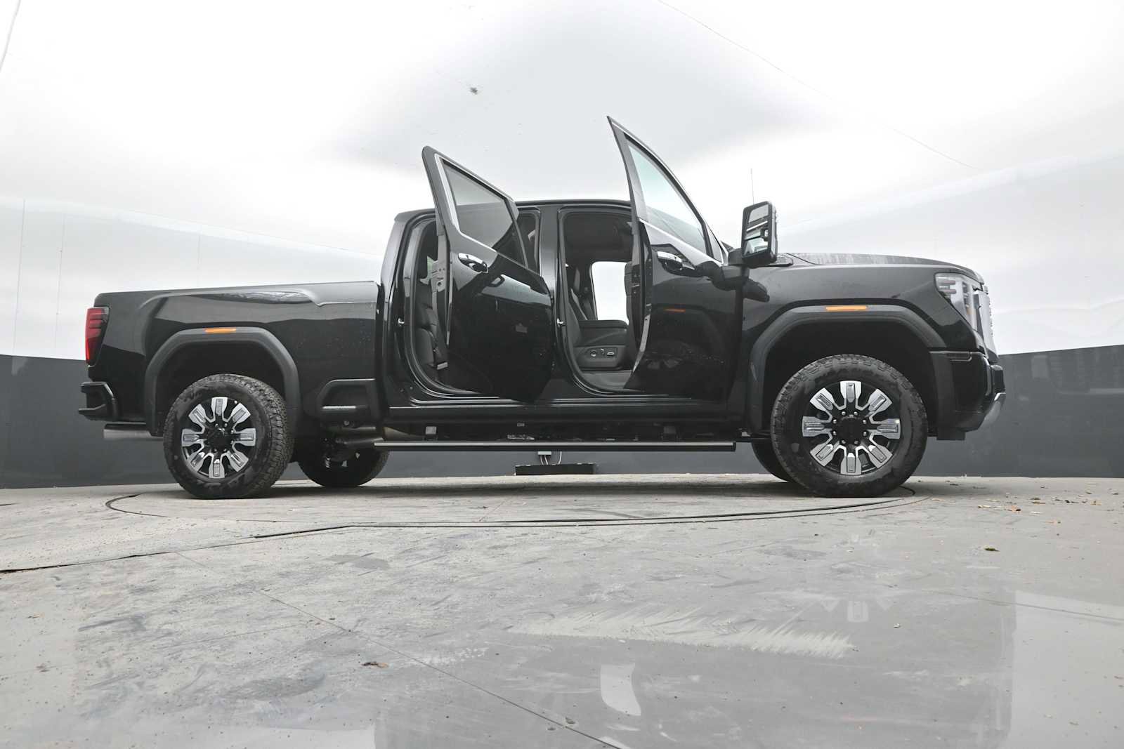 New 2026 GMC Sierra 2500 Denali w/ Denali Reserve Package AWD/4WD image 53