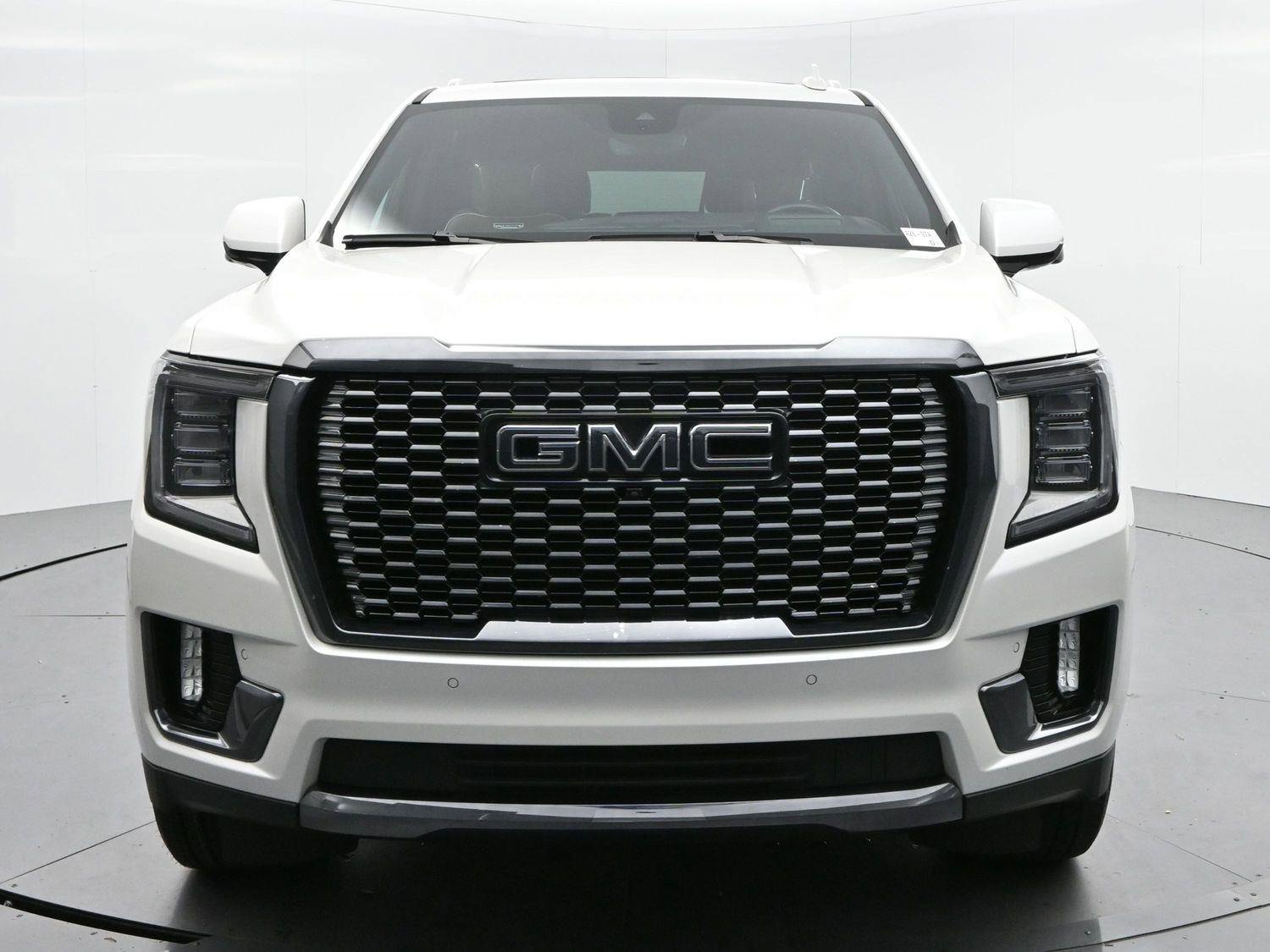 Used 2024 GMC Yukon XL Denali Ultimate image 2