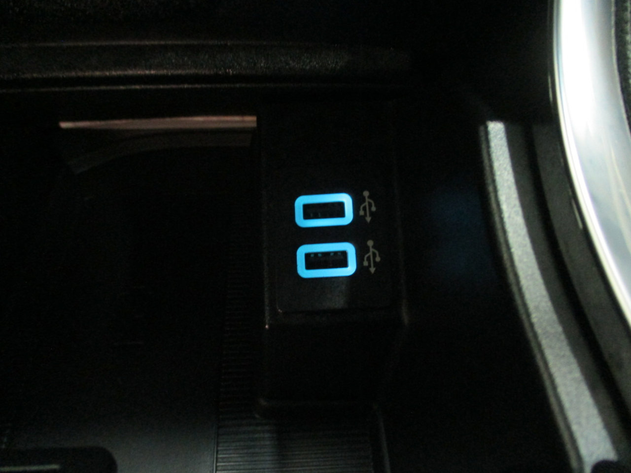 Used 2020 Ford Edge Titanium w/ Cargo Accessory Package image 25