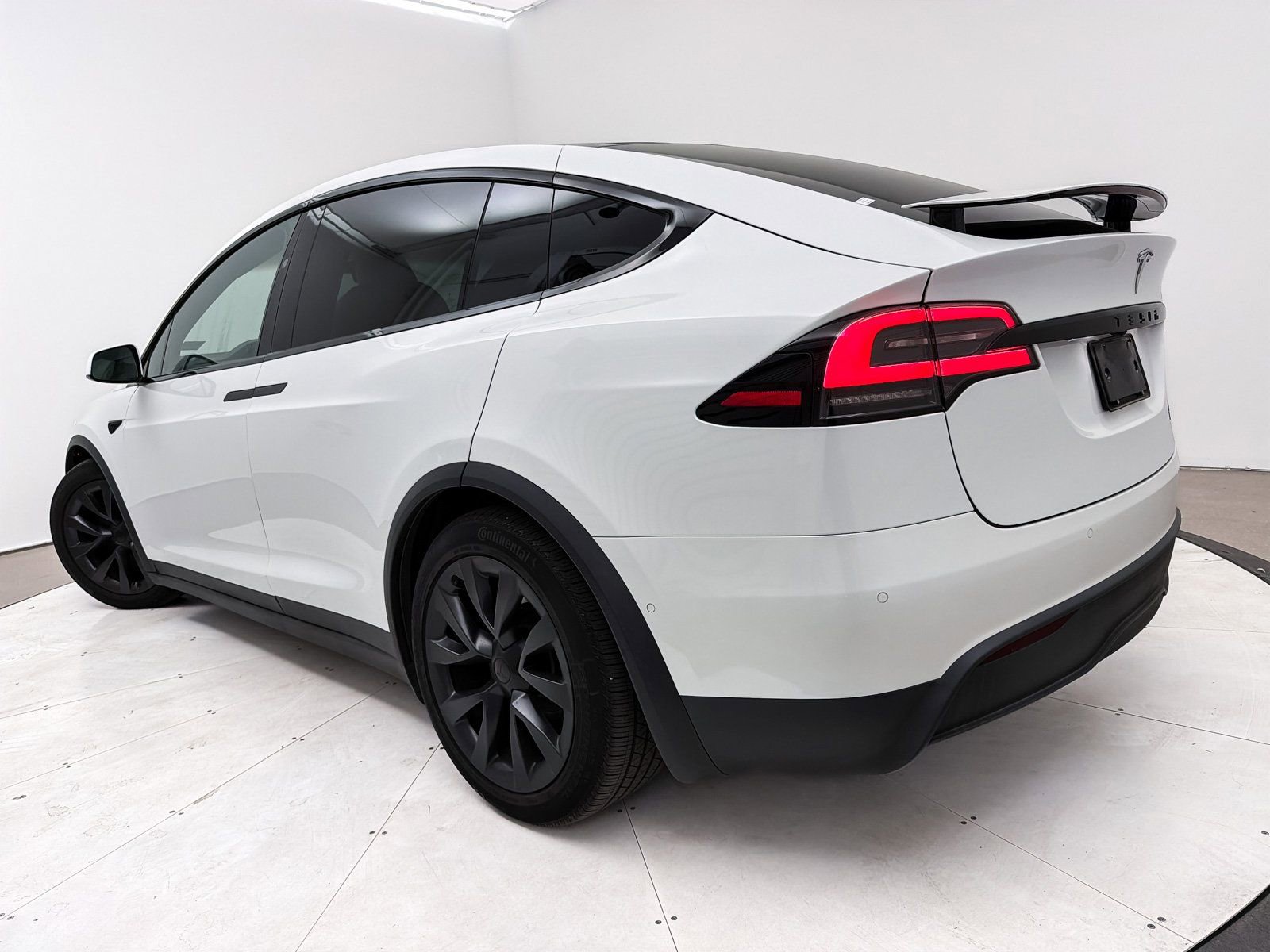 Used 2022 Tesla Model X Plaid image 10