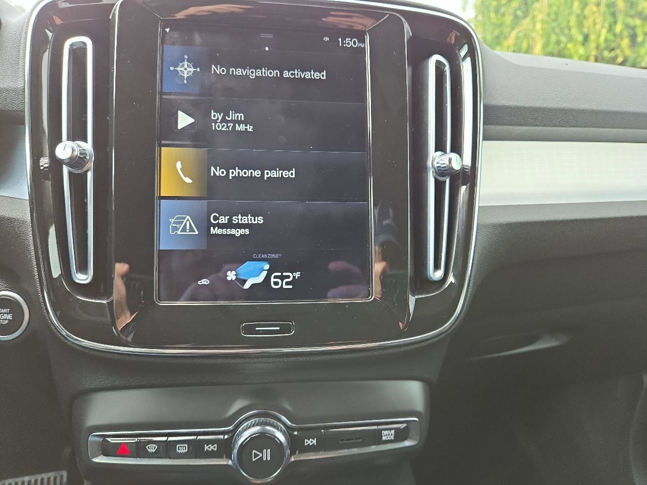 Used 2021 Volvo XC40 T4 Momentum image 19