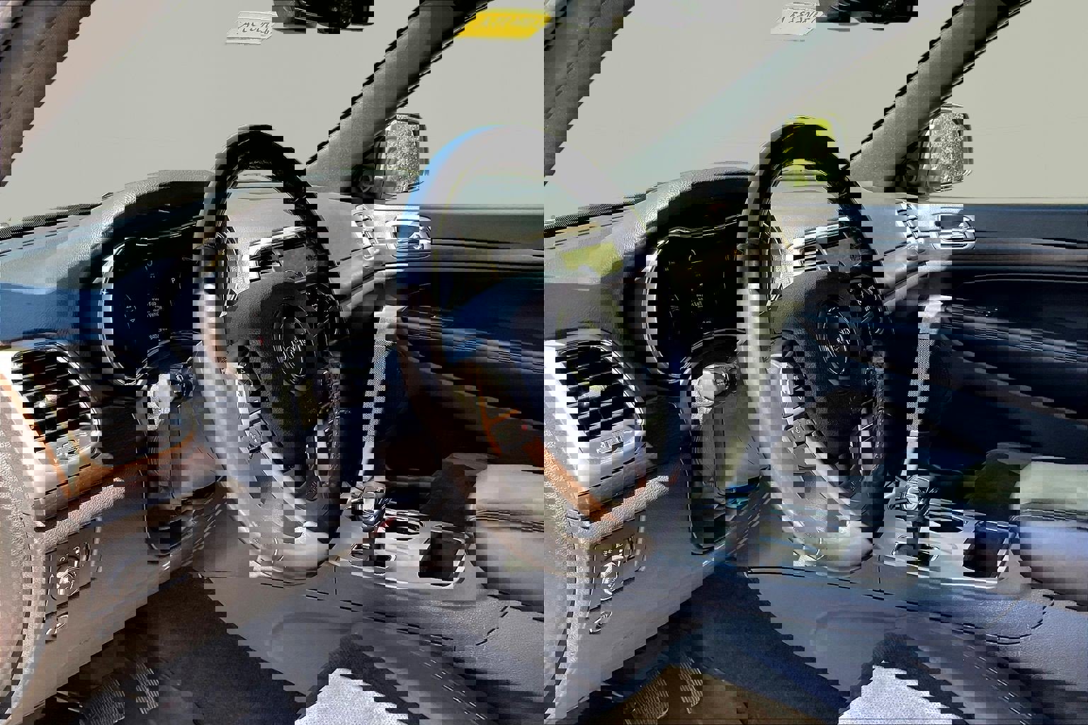 Used 2015 Jeep Grand Cherokee Altitude image 17