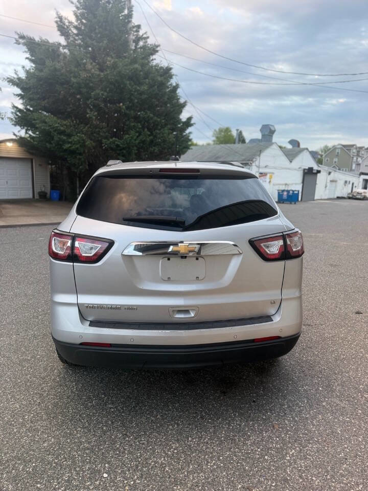 Used 2017 Chevrolet Traverse LT AWD/4WD image 5