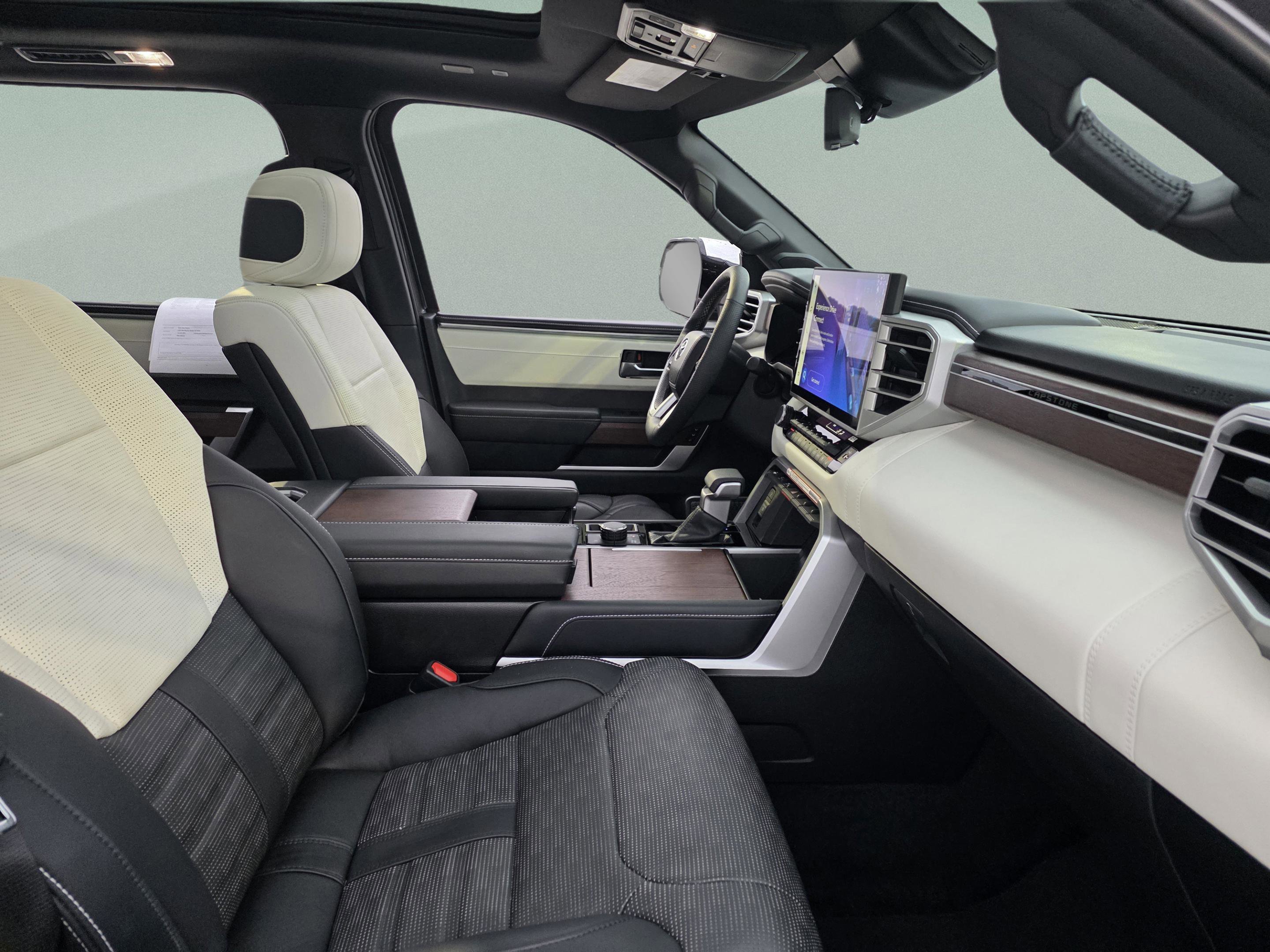 Used 2025 Toyota Sequoia Capstone image 28