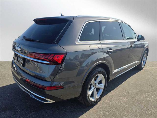 Used 2024 Audi Q7 2.0T Premium w/ Convenience Package image 3