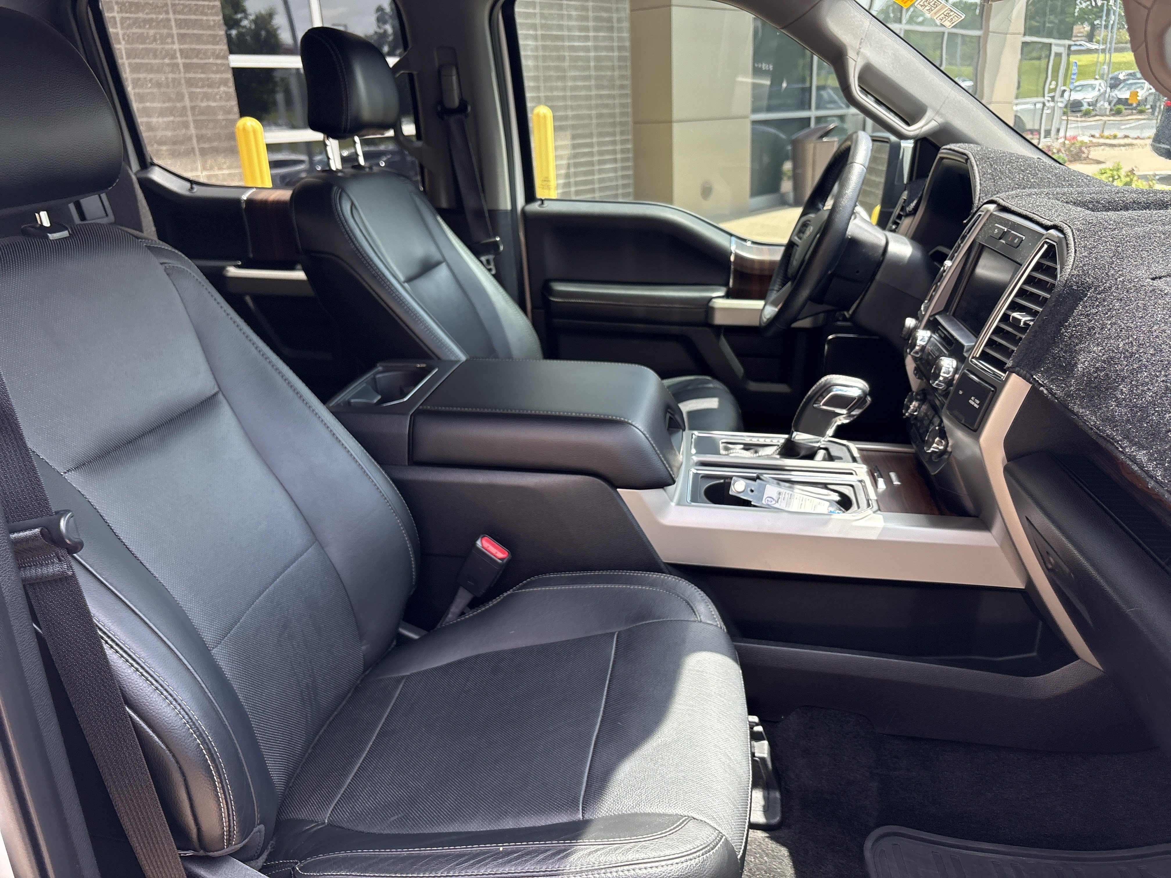 Used 2015 Ford F150 Lariat AWD/4WD image 31