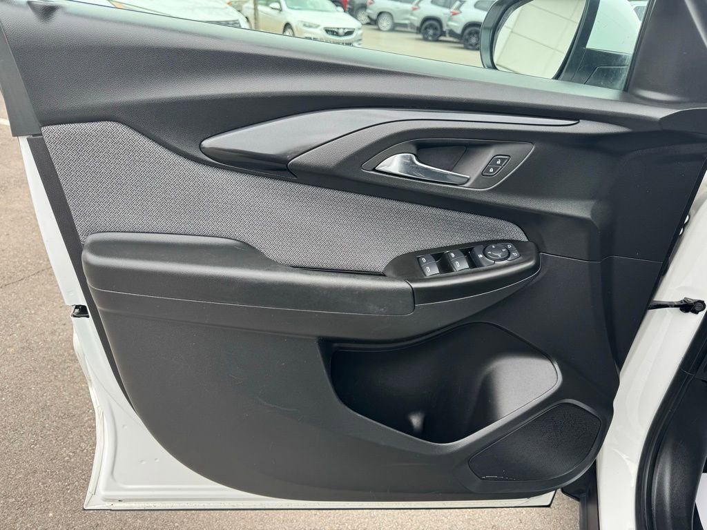 Used 2023 Chevrolet TrailBlazer LT w/ Convenience Package image 10