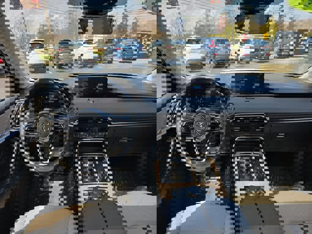 Used 2024 MAZDA CX-90 Plug-In Hybrid w/ Premium Pkg image 16