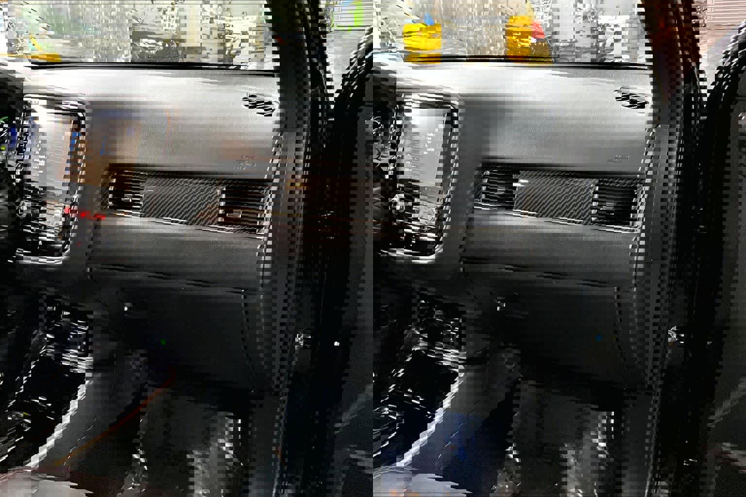 Used 2021 Mitsubishi Outlander LE image 18