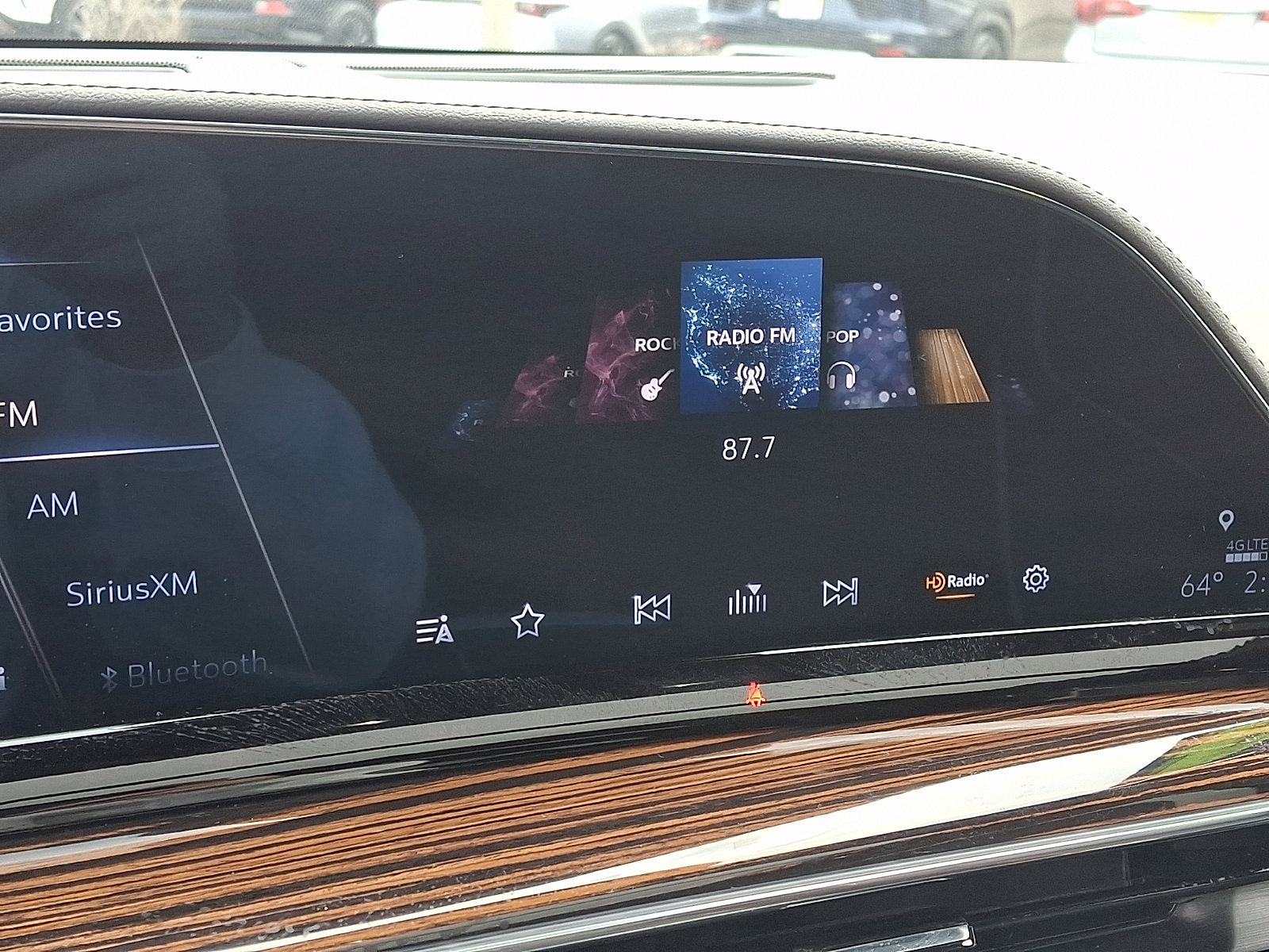 Used 2024 Cadillac Escalade Premium Luxury image 17