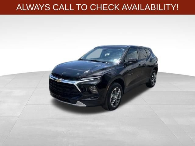 Used 2025 Chevrolet Blazer LT FWD image 3
