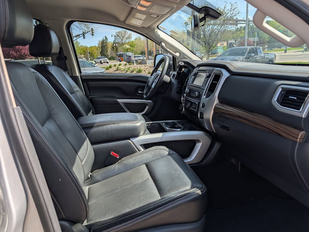 Used 2017 Nissan Titan SL w/ Off-Road Package AWD/4WD image 18
