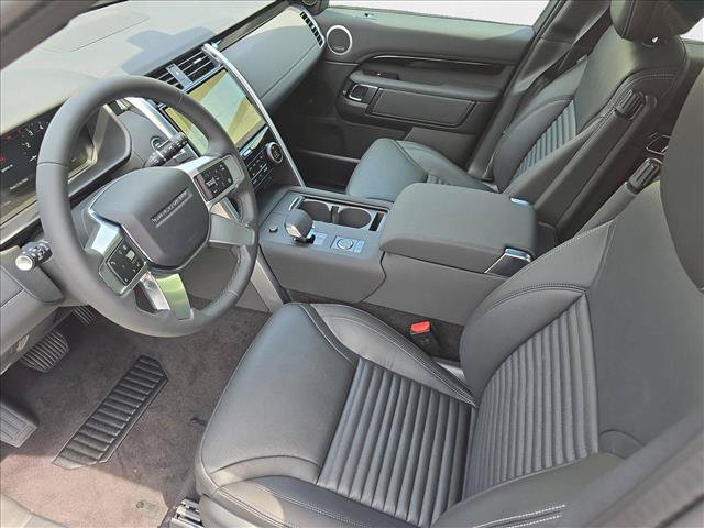 New 2025 Land Rover Discovery S AWD/4WD image 18