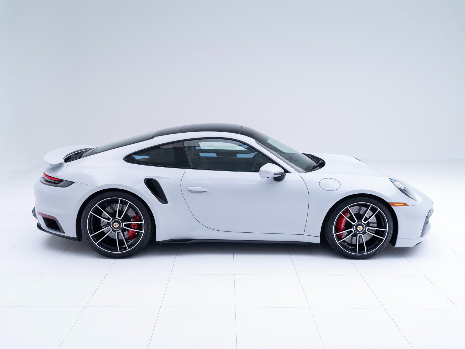 Certified 2025 Porsche 911 Turbo AWD/4WD image 8
