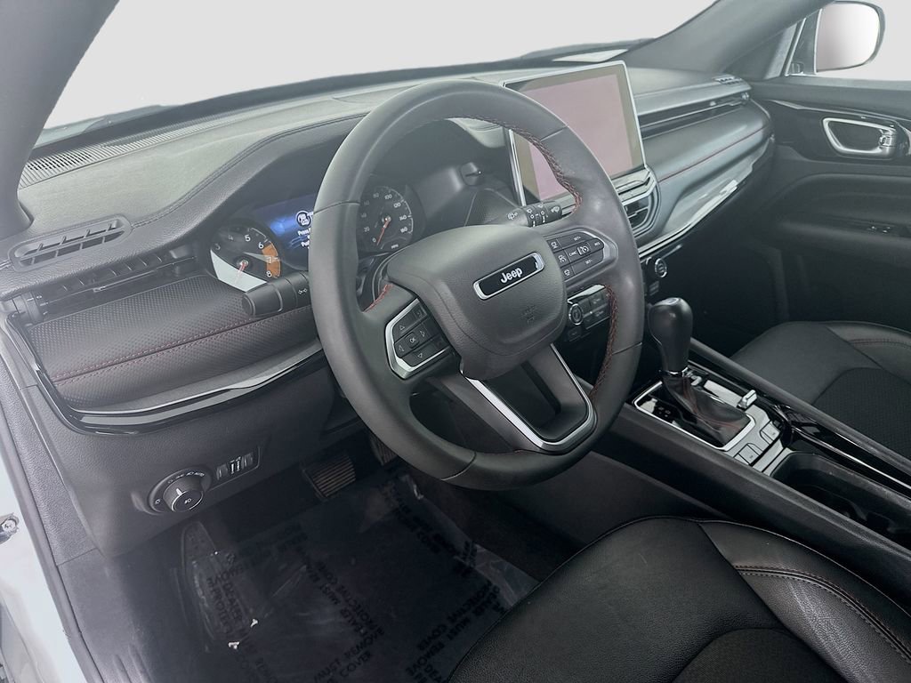 Used 2023 Jeep Compass Trailhawk AWD/4WD image 4