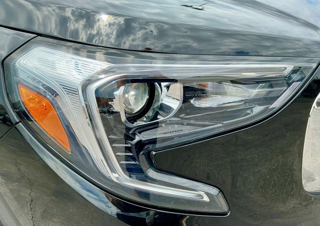 Used 2021 GMC Terrain SLE w/ Driver Convenience Package FWD image 8