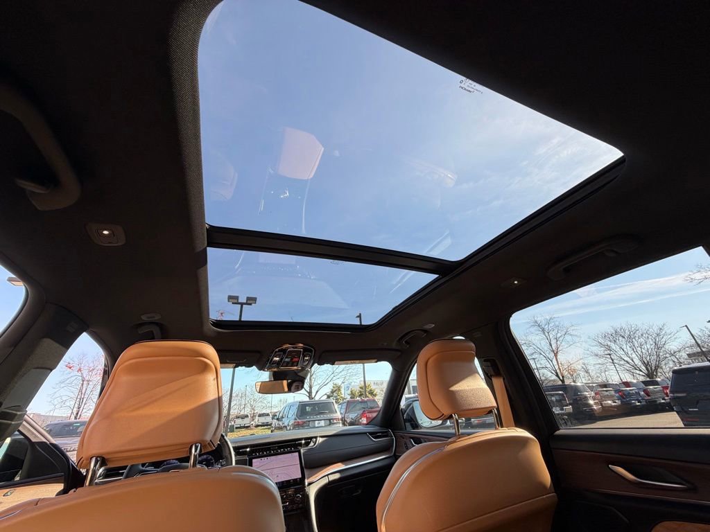 Certified 2024 Jeep Grand Cherokee Summit image 34