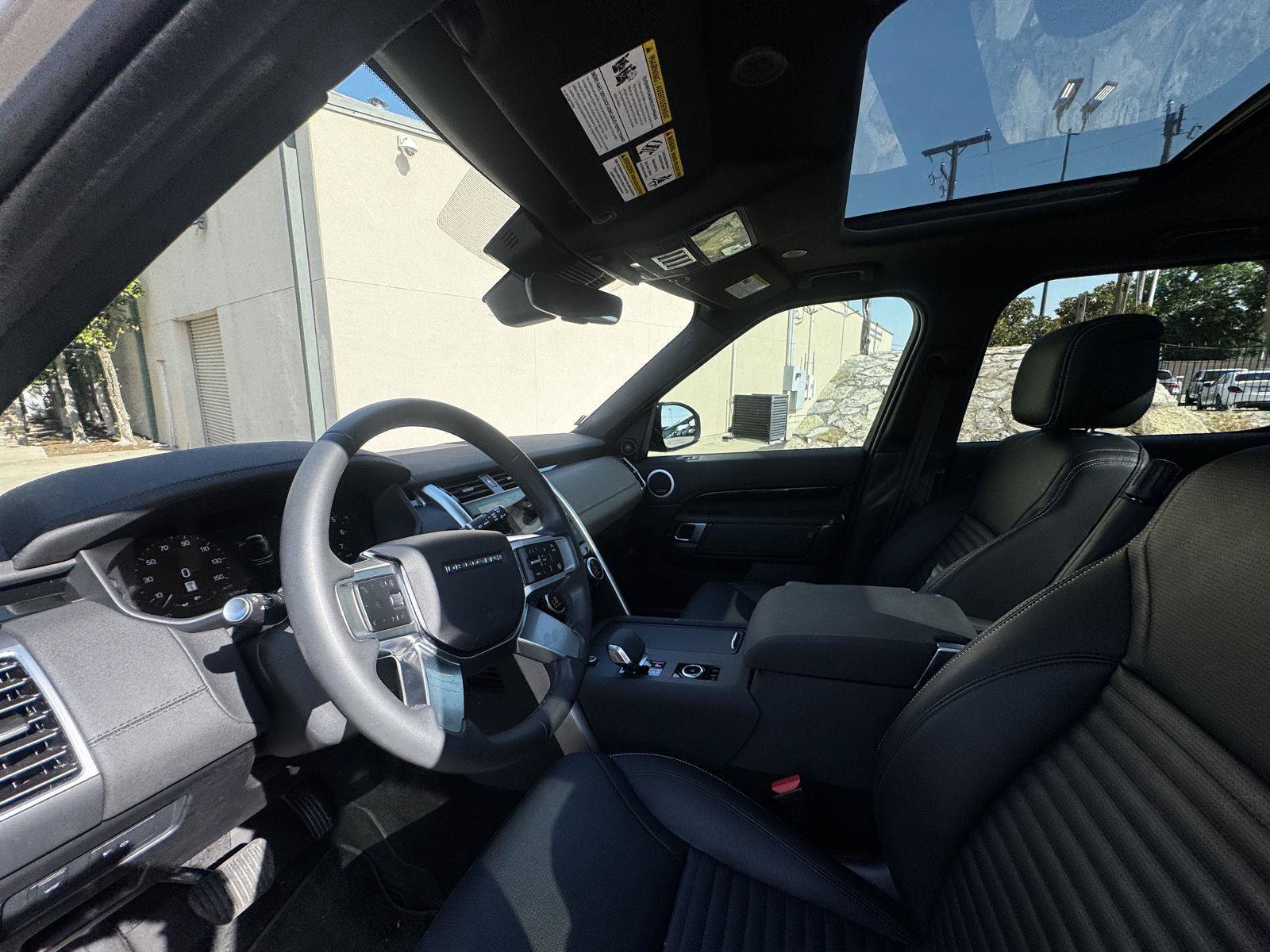 Certified 2025 Land Rover Discovery S AWD/4WD image 11
