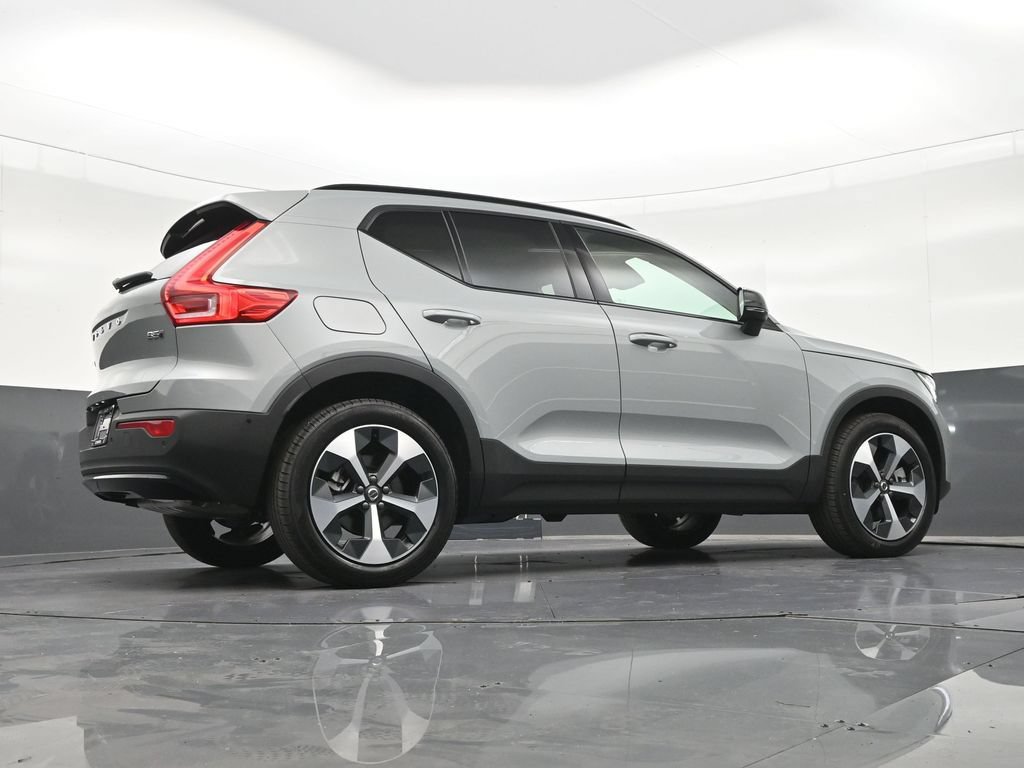 New 2026 Volvo XC40 B5 Plus w/ Protection Package Premier AWD/4WD image 25