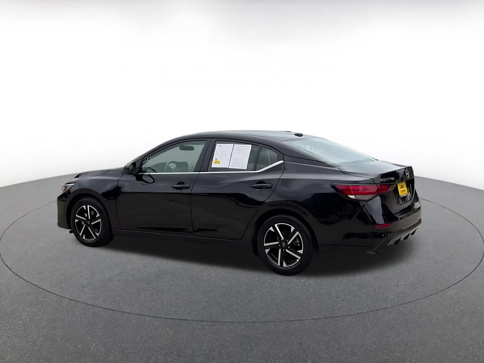 Used 2025 Nissan Sentra SV FWD image 10