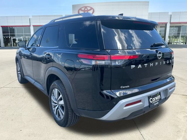 Used 2025 Nissan Pathfinder SL AWD/4WD image 3