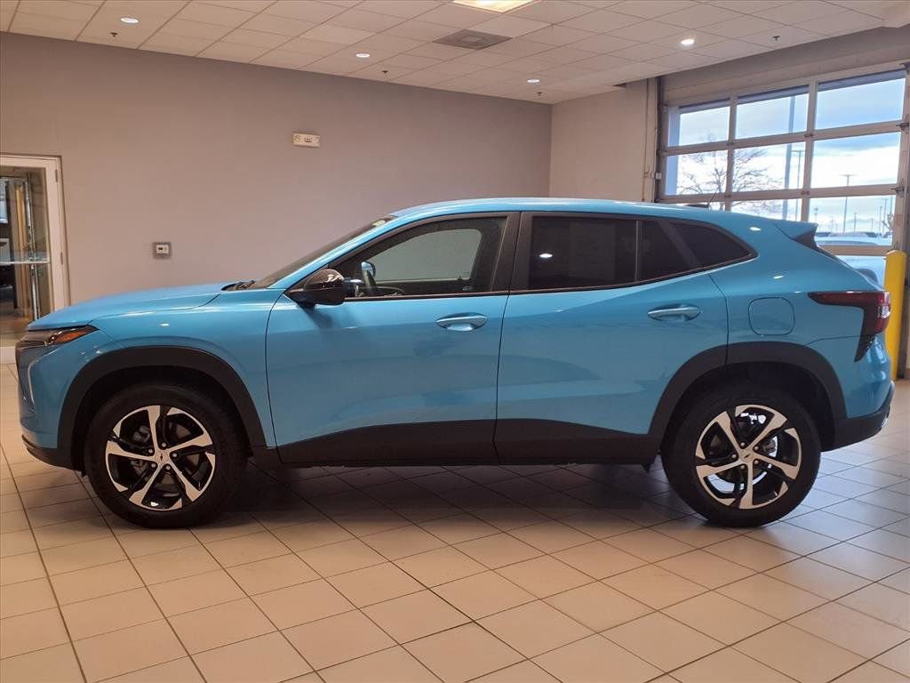 Used 2025 Chevrolet Trax RS w/ Driver Confidence Package image 3