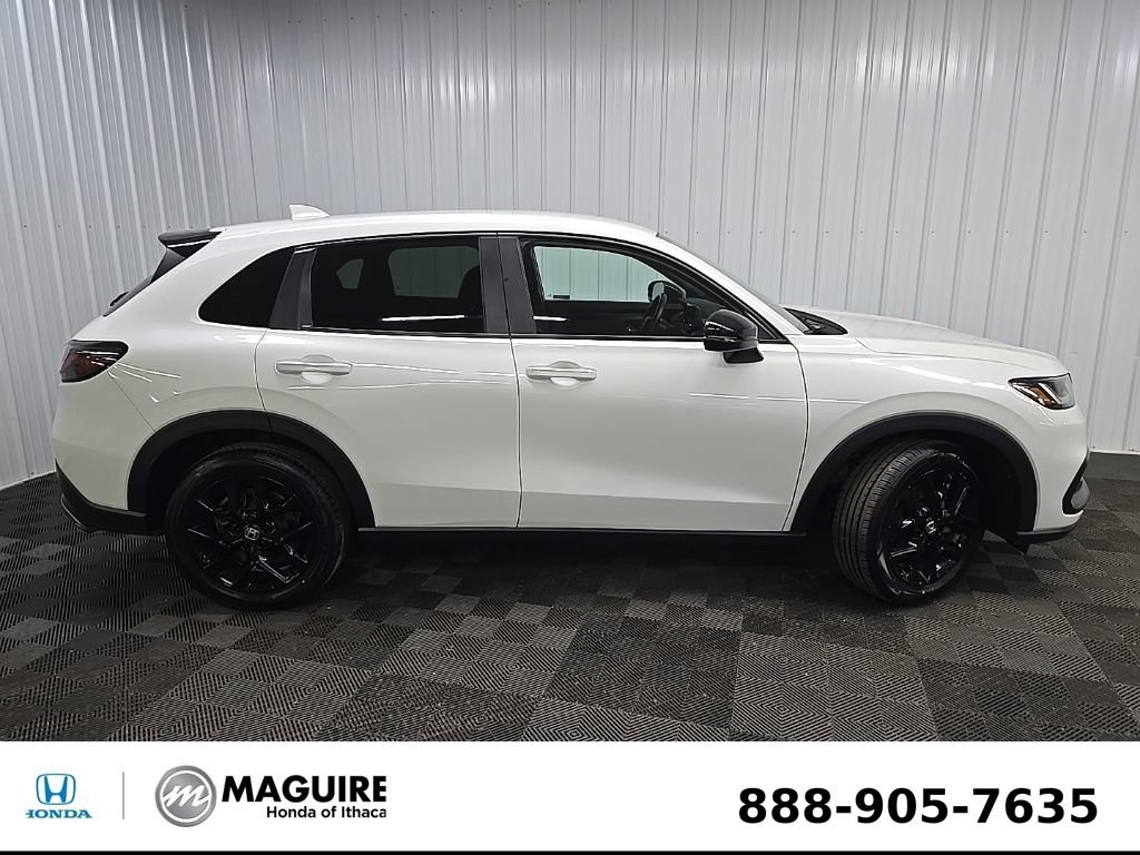 Used 2024 Honda HR-V Sport image 2