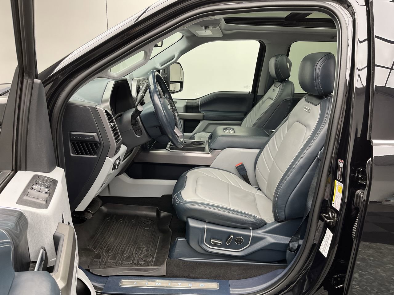 Used 2022 Ford F350 Limited video 3