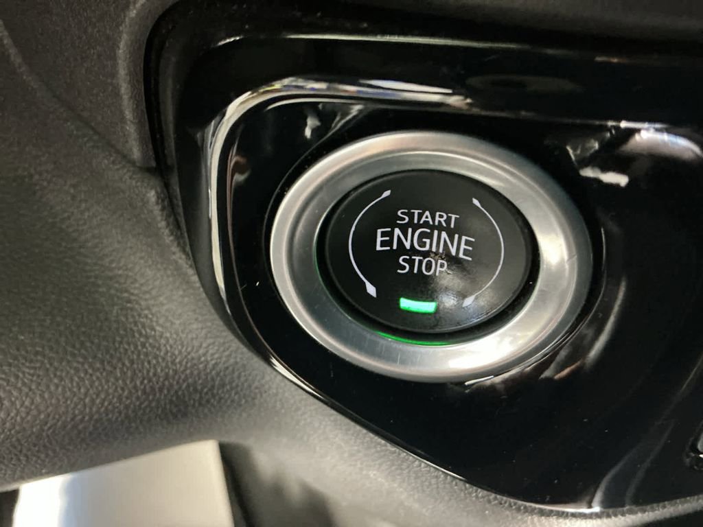 Used 2024 Chevrolet Silverado 2500 LTZ w/ LTZ Convenience Package image 32