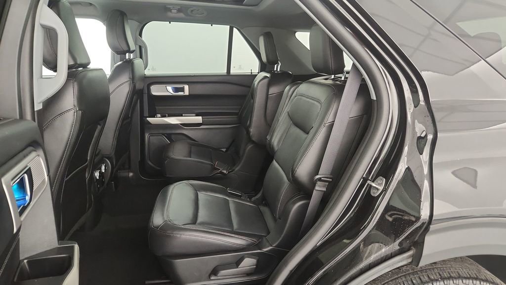 Used 2022 Ford Explorer Limited w/ Equipment Group 301A image 38