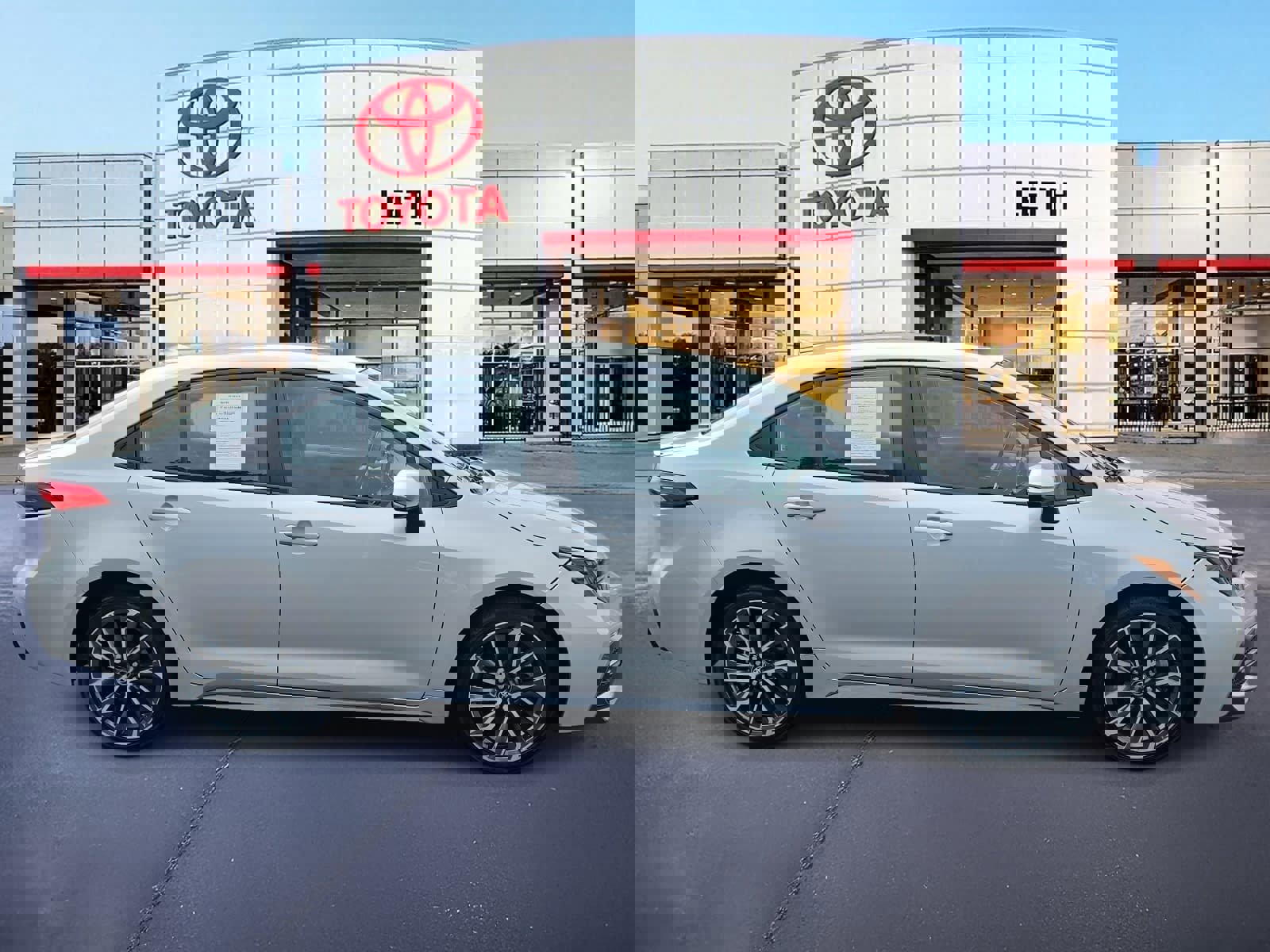 Used 2021 Toyota Corolla SE image 4