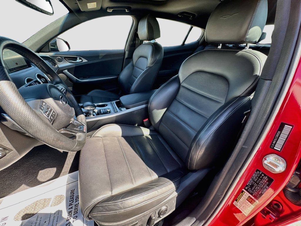 Used 2018 Kia Stinger GT2 RWD image 25