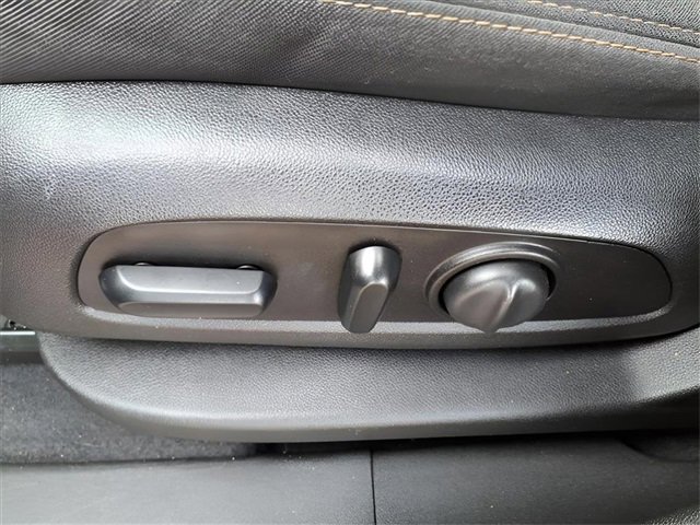 Used 2019 GMC Terrain SLE w/ Driver Convenience Package image 12