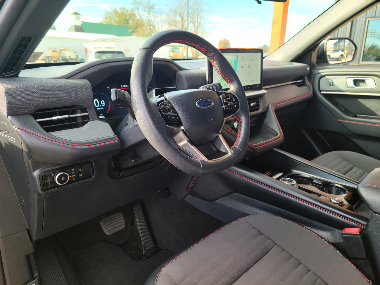 Used 2025 Ford Explorer ST-Line image 9