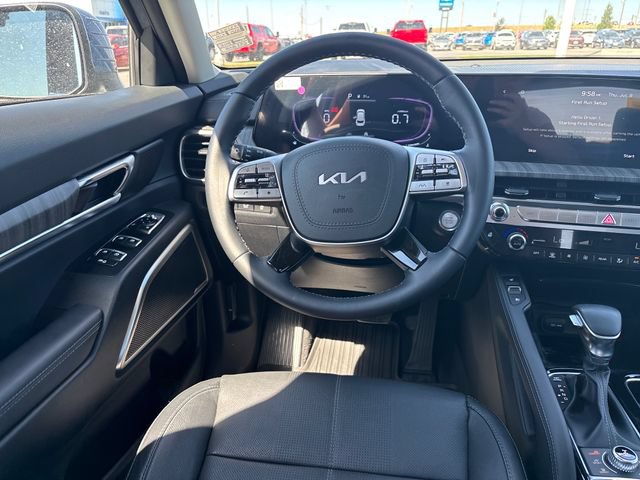 Used 2025 Kia Telluride EX w/ EX Captain's Chair Package AWD/4WD image 13