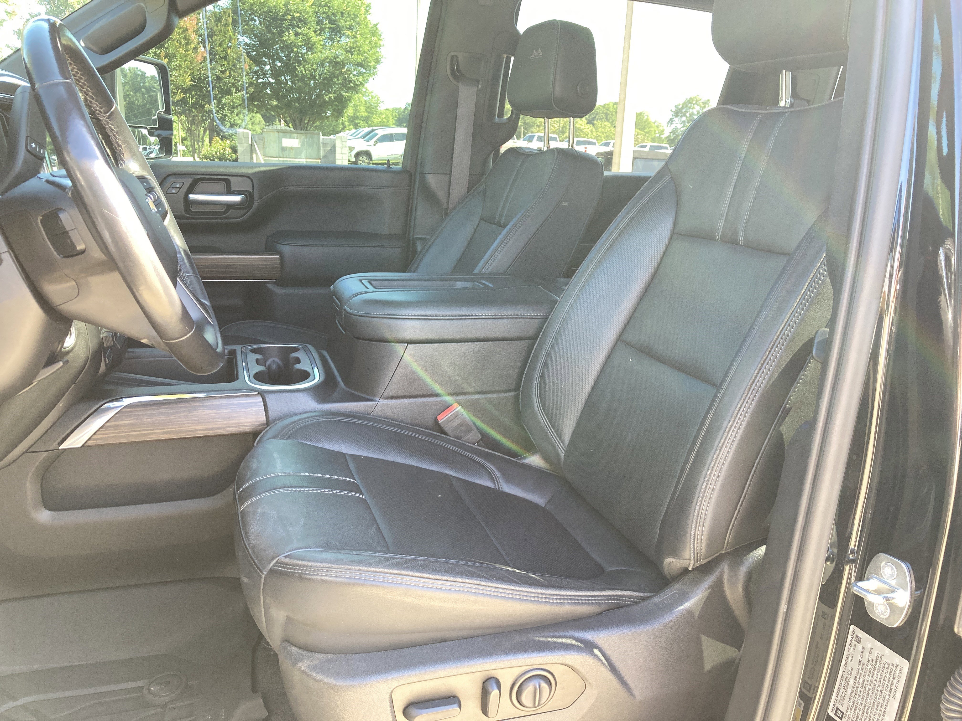 Certified 2020 Chevrolet Silverado 3500 High Country w/ Technology Package AWD/4WD image 11