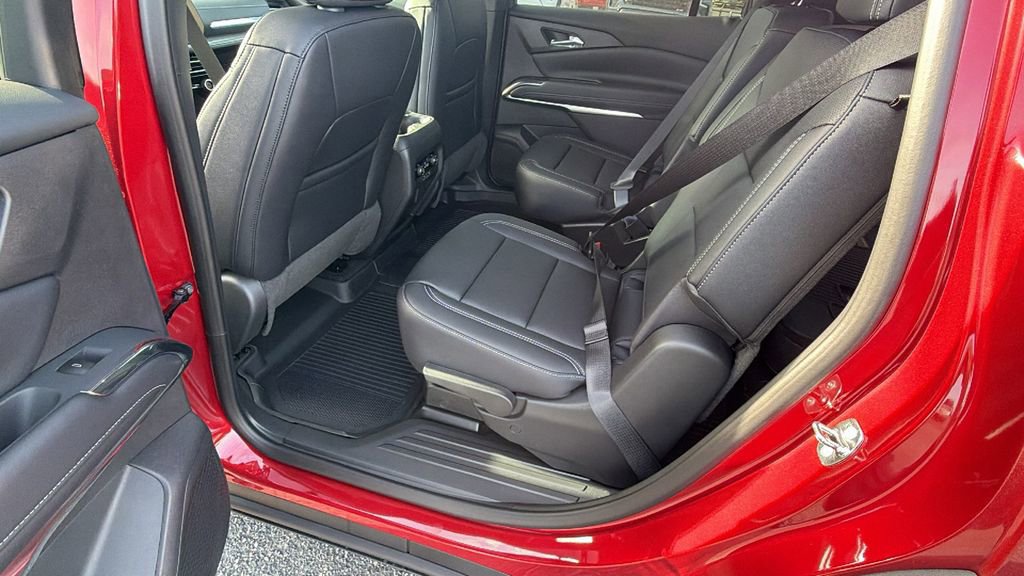 New 2026 Chevrolet Traverse LT image 16