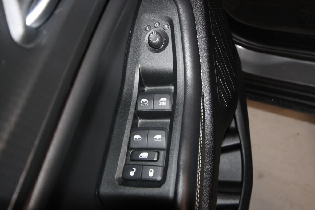 Used 2024 Jeep Grand Cherokee Altitude AWD/4WD image 6