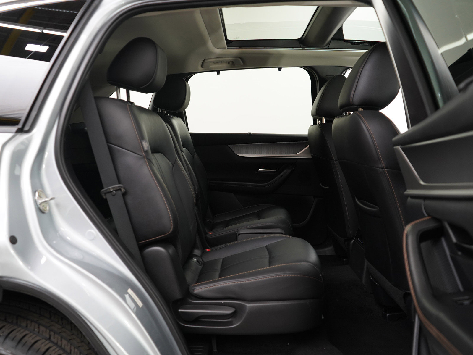 Certified 2024 MAZDA CX-90 Plug-In Hybrid w/ Premium Pkg image 12