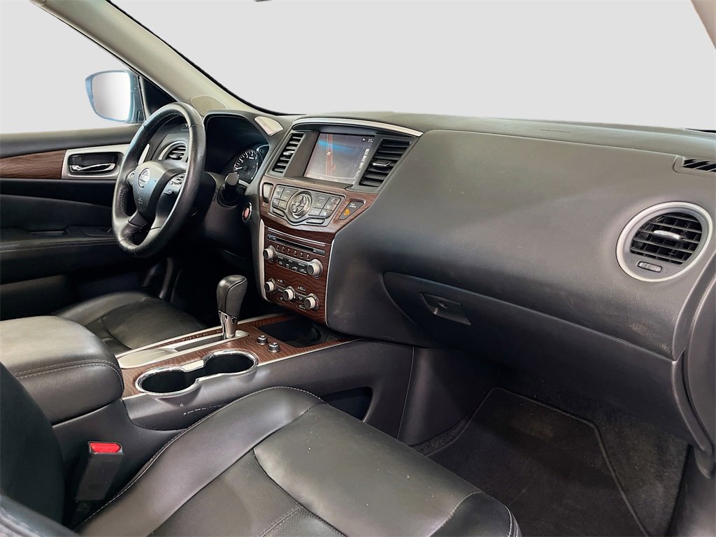 Used 2019 Nissan Pathfinder Platinum w/ Cargo Package image 31