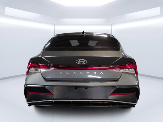 Used 2025 Hyundai Elantra SEL FWD image 4