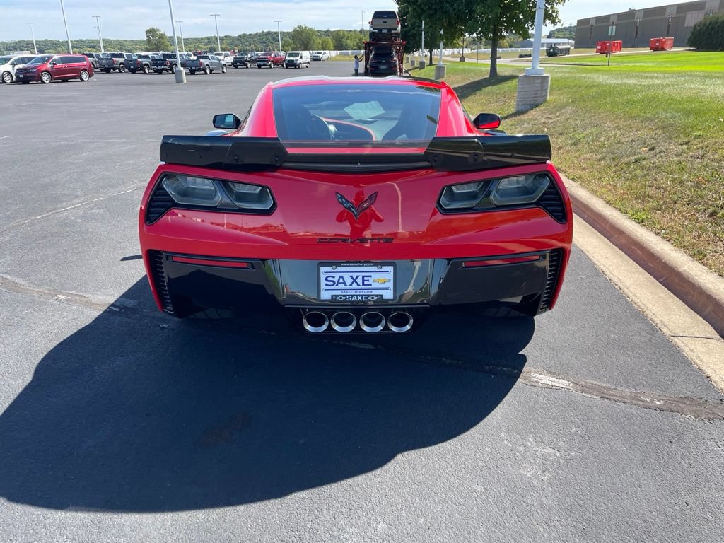 Used 2015 Chevrolet Corvette Z06 w/ 3LZ Preferred Equipment Group RWD image 4